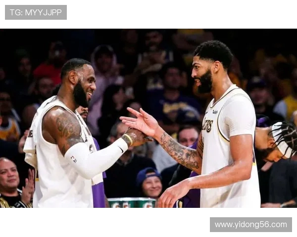 多德勒支与斯球队激战正酣精彩对决引发球迷热议